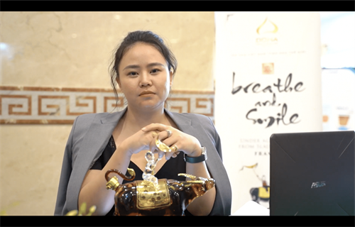 Chị Hoàng Ánh Founder M2B Group